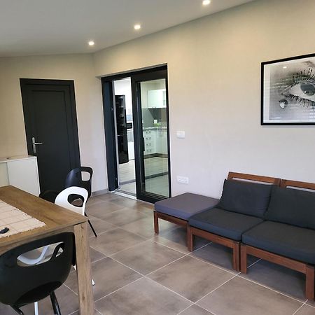 מדולין Guest House Tika מראה חיצוני תמונה