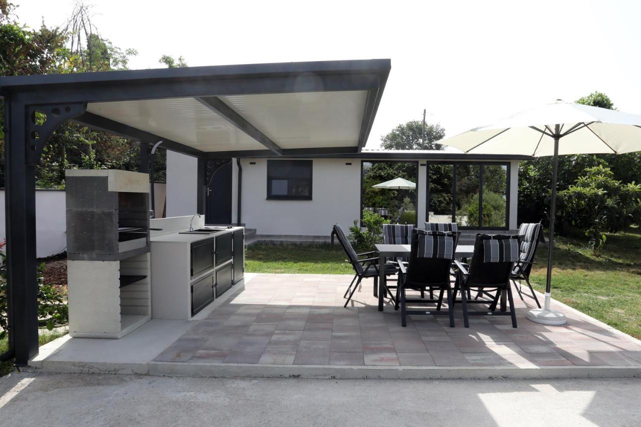 מדולין Guest House Tika מראה חיצוני תמונה