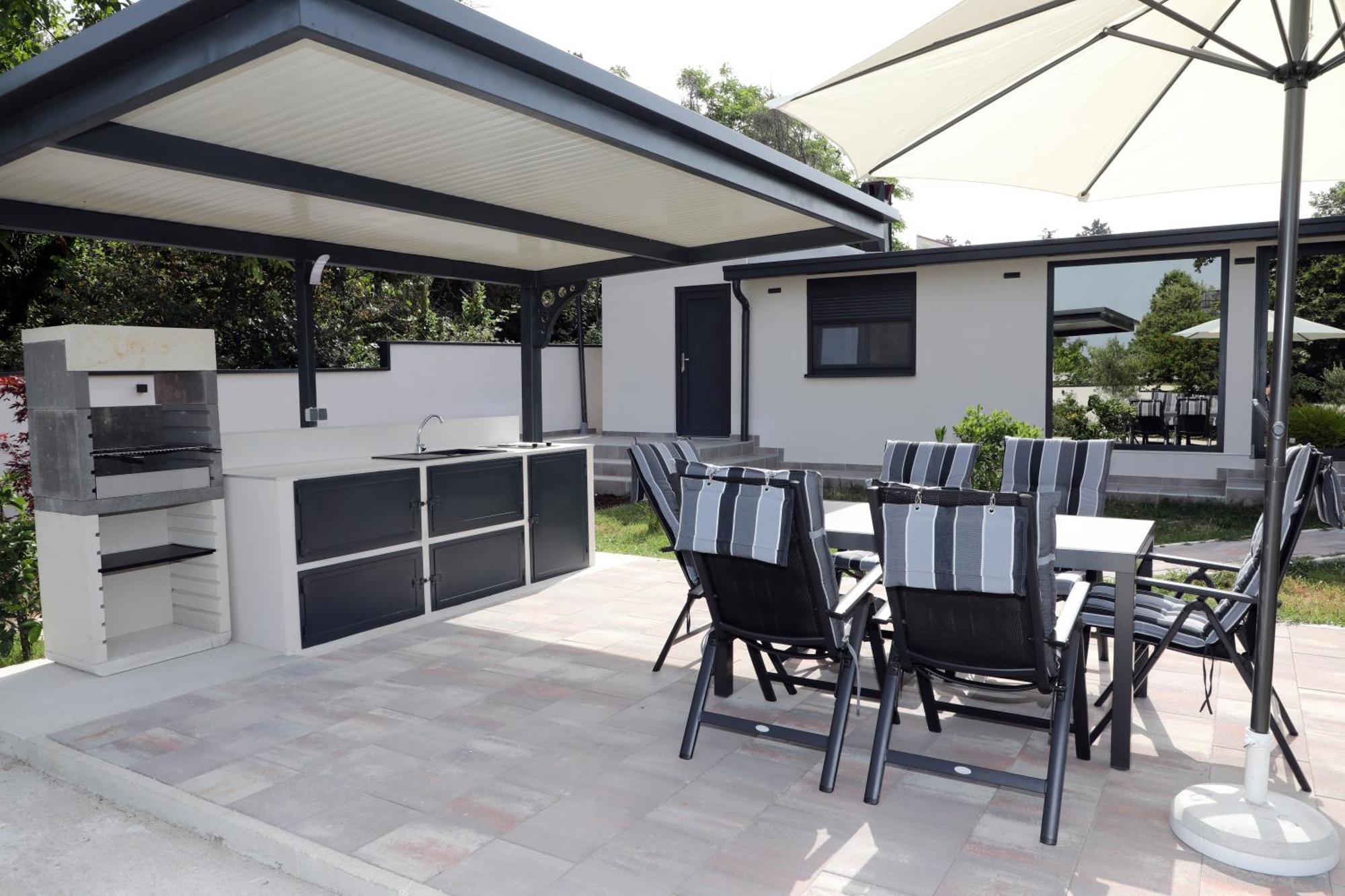 מדולין Guest House Tika מראה חיצוני תמונה