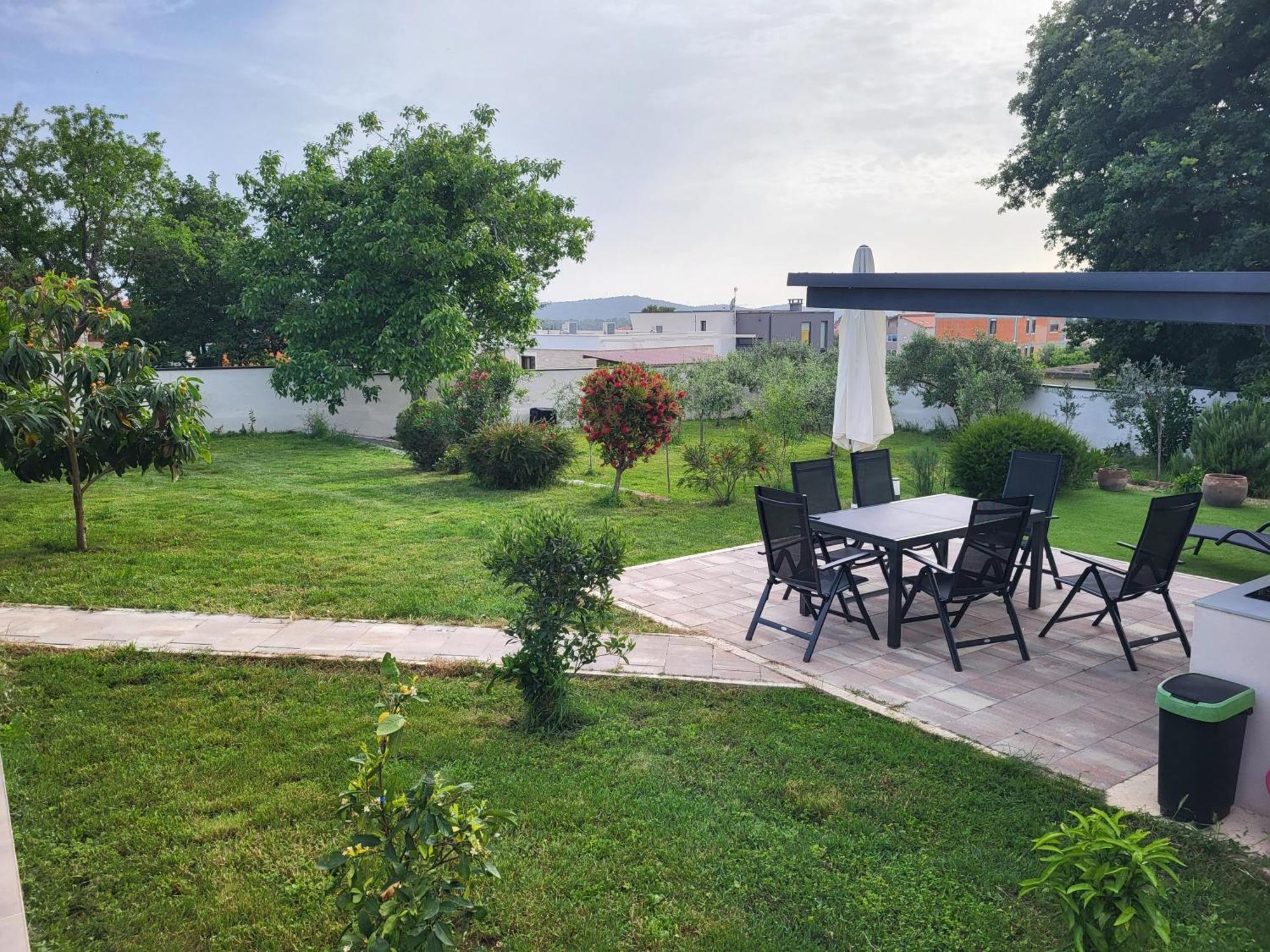 מדולין Guest House Tika מראה חיצוני תמונה